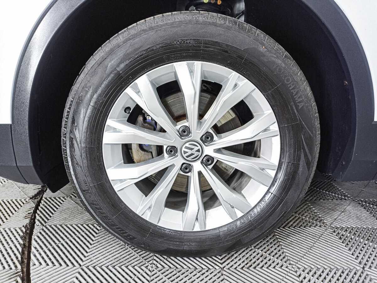 Volkswagen Tiguan, 2018 Фото №16