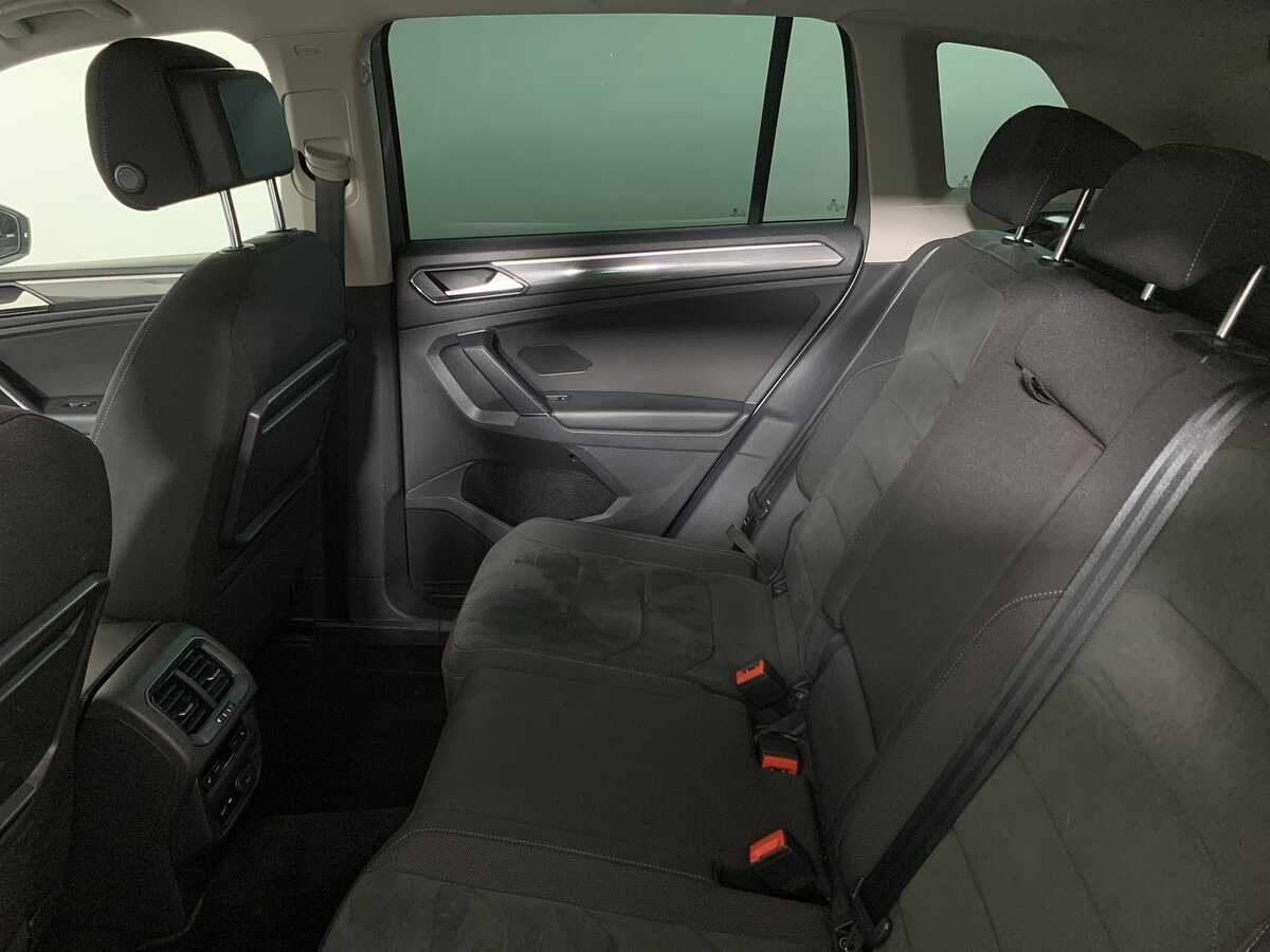 Volkswagen Tiguan, 2018 Фото №18