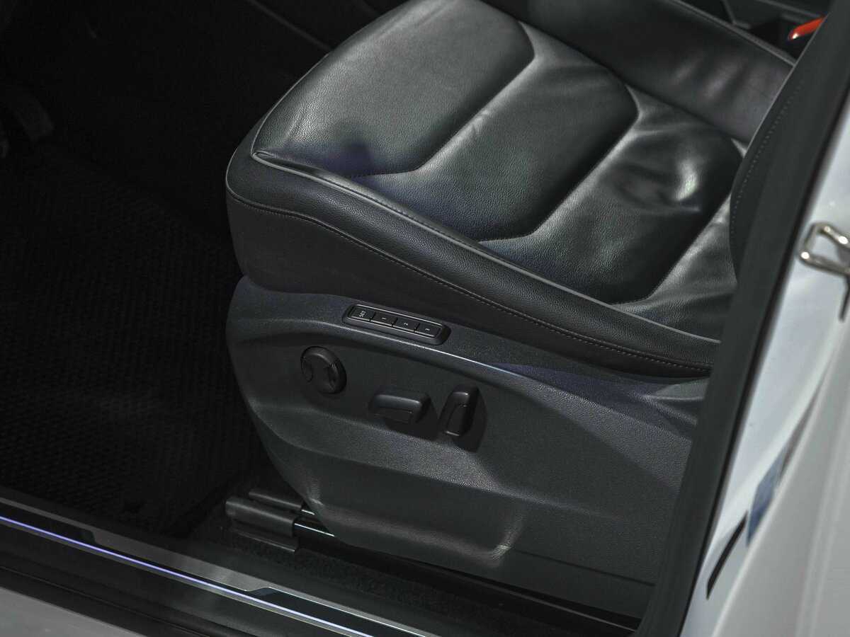 Volkswagen Tiguan, 2018 Фото №12