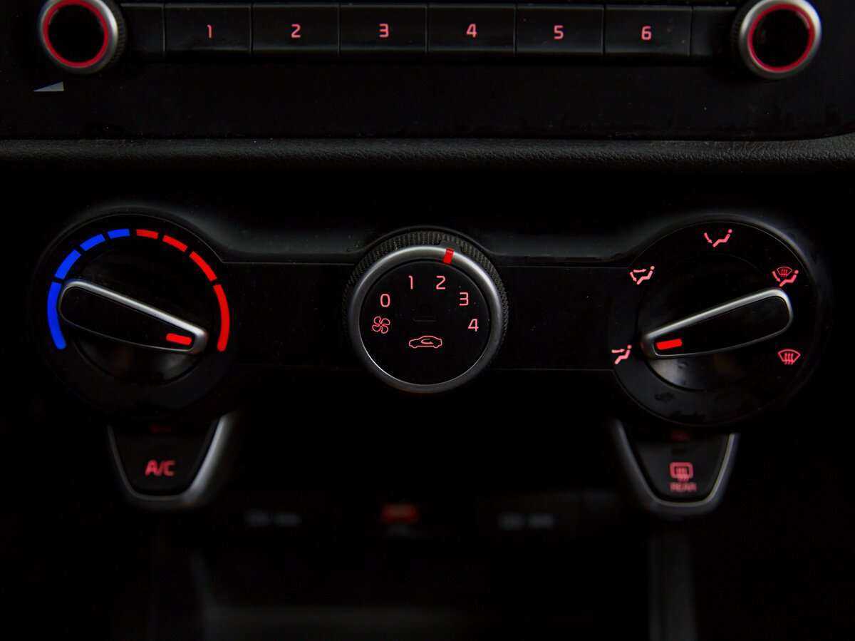 Kia Rio, 2020 Фото №8