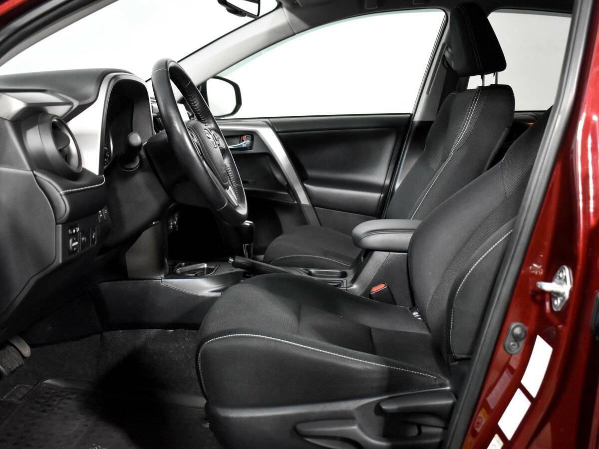 Toyota RAV4 IV (XA40) Рестайлинг, 2016 Фото №10