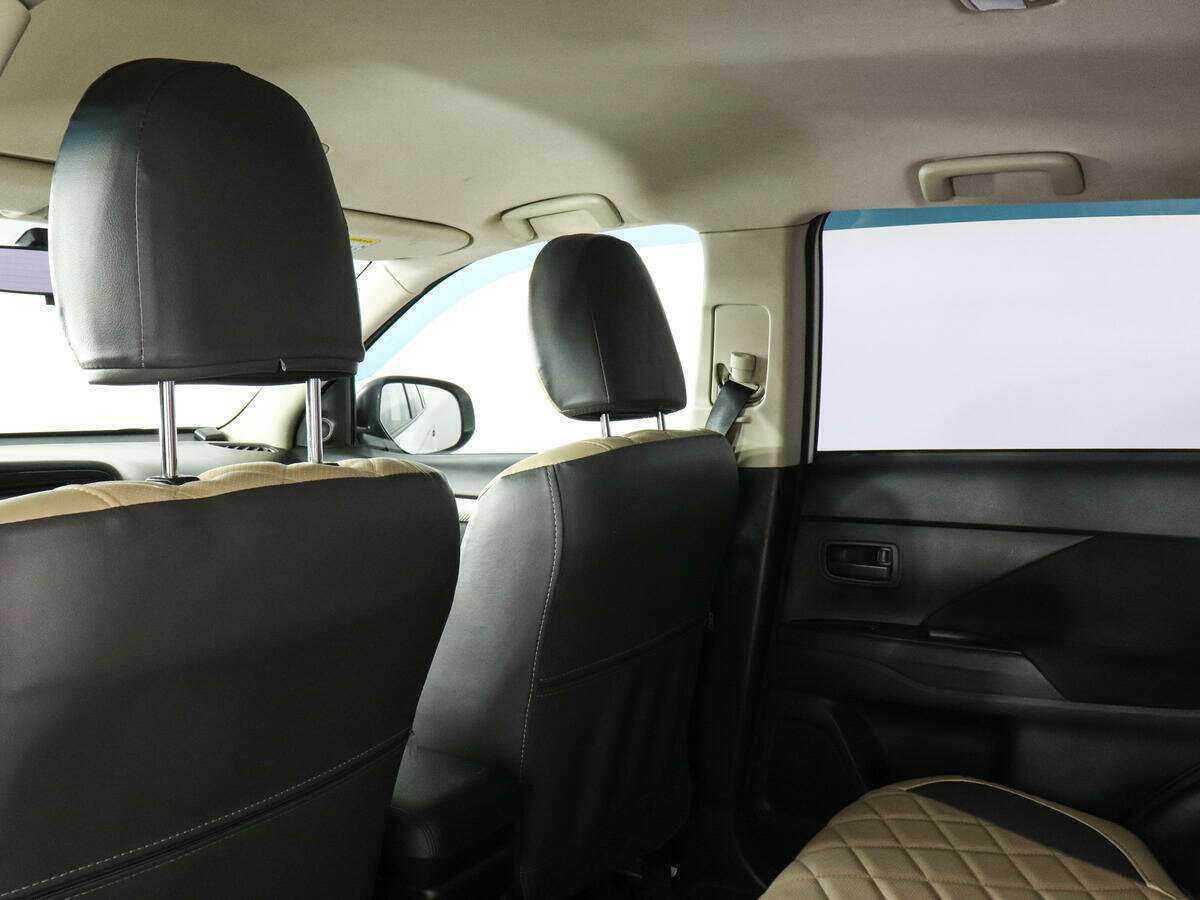 Mitsubishi Outlander, 2017 Фото №12