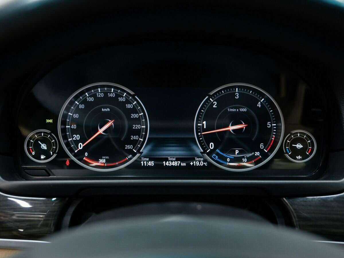 BMW 5 серии 530d xDrive, 2013 Фото №26