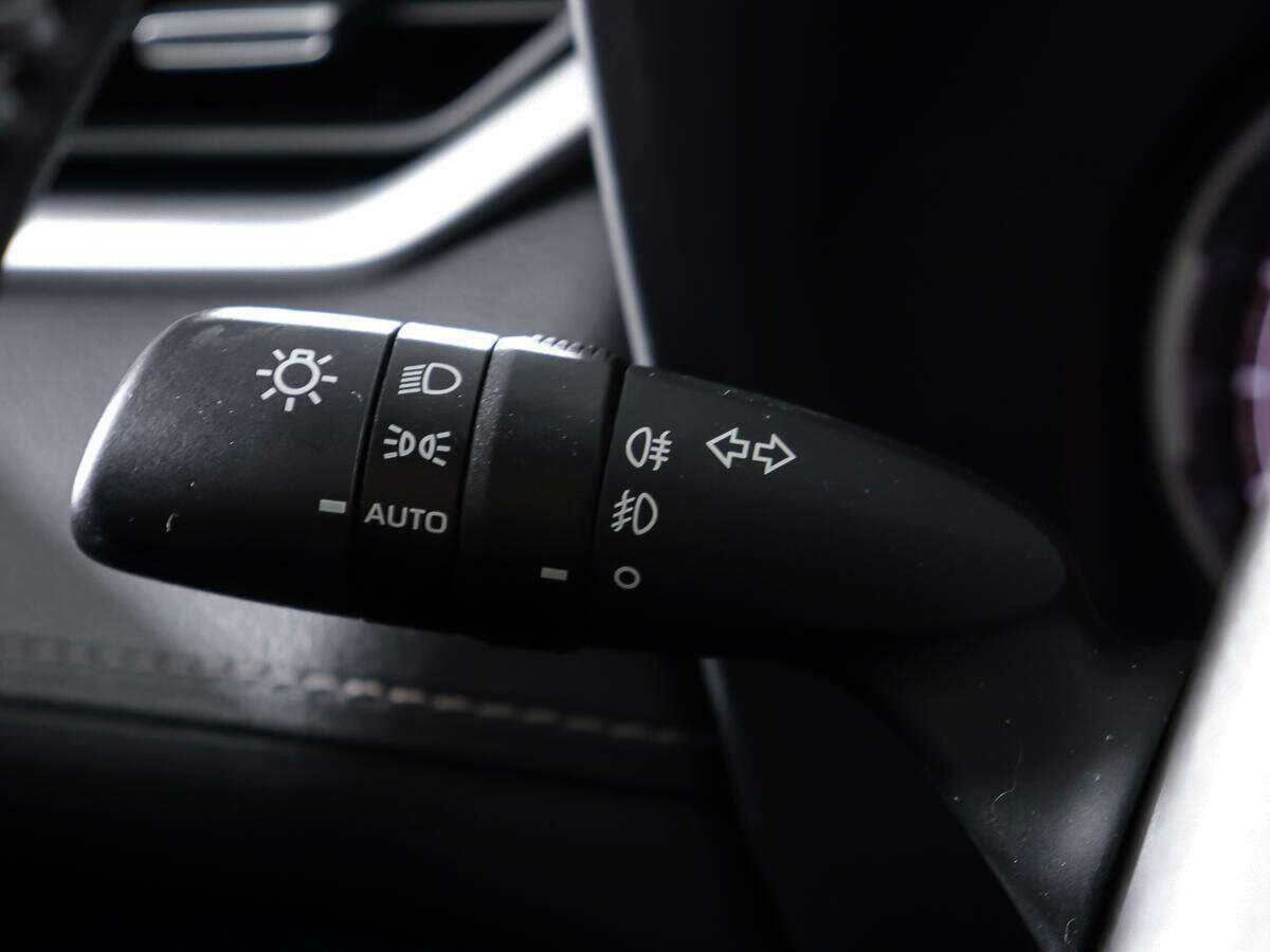 Toyota RAV4, 2019 Фото №18