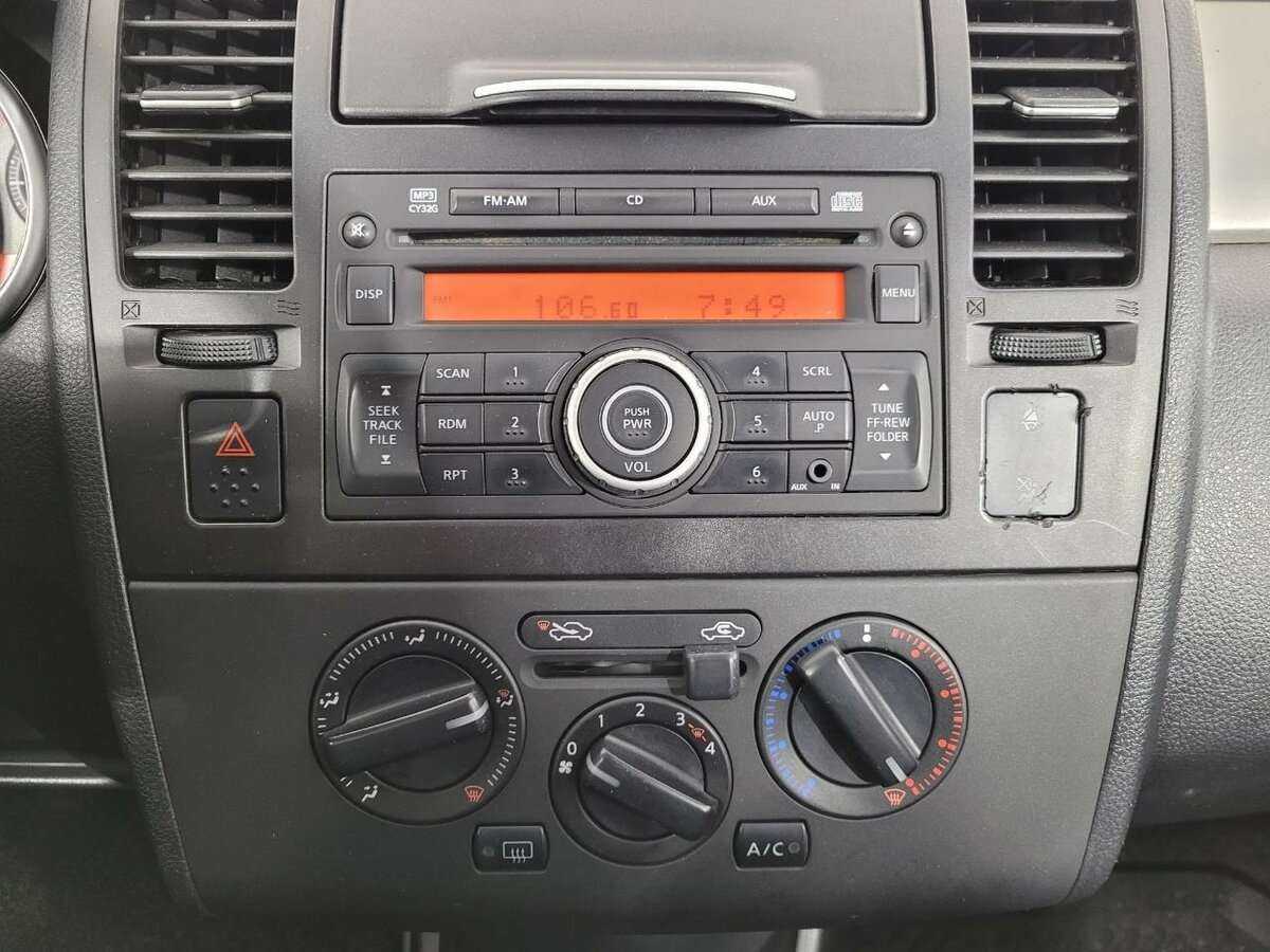 Nissan Tiida, 2013 Фото №12