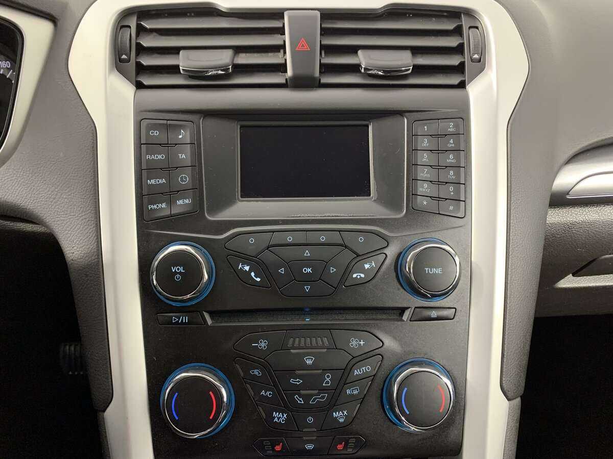 Ford Mondeo, 2018 Фото №12