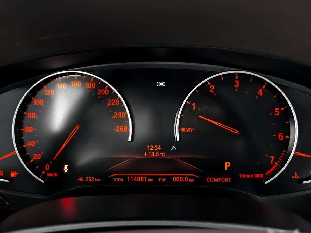 BMW 5 серии 520i, 2017 Фото №12