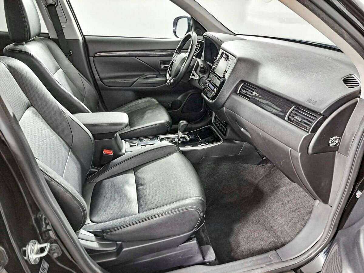 Mitsubishi Outlander, 2017 Фото №9
