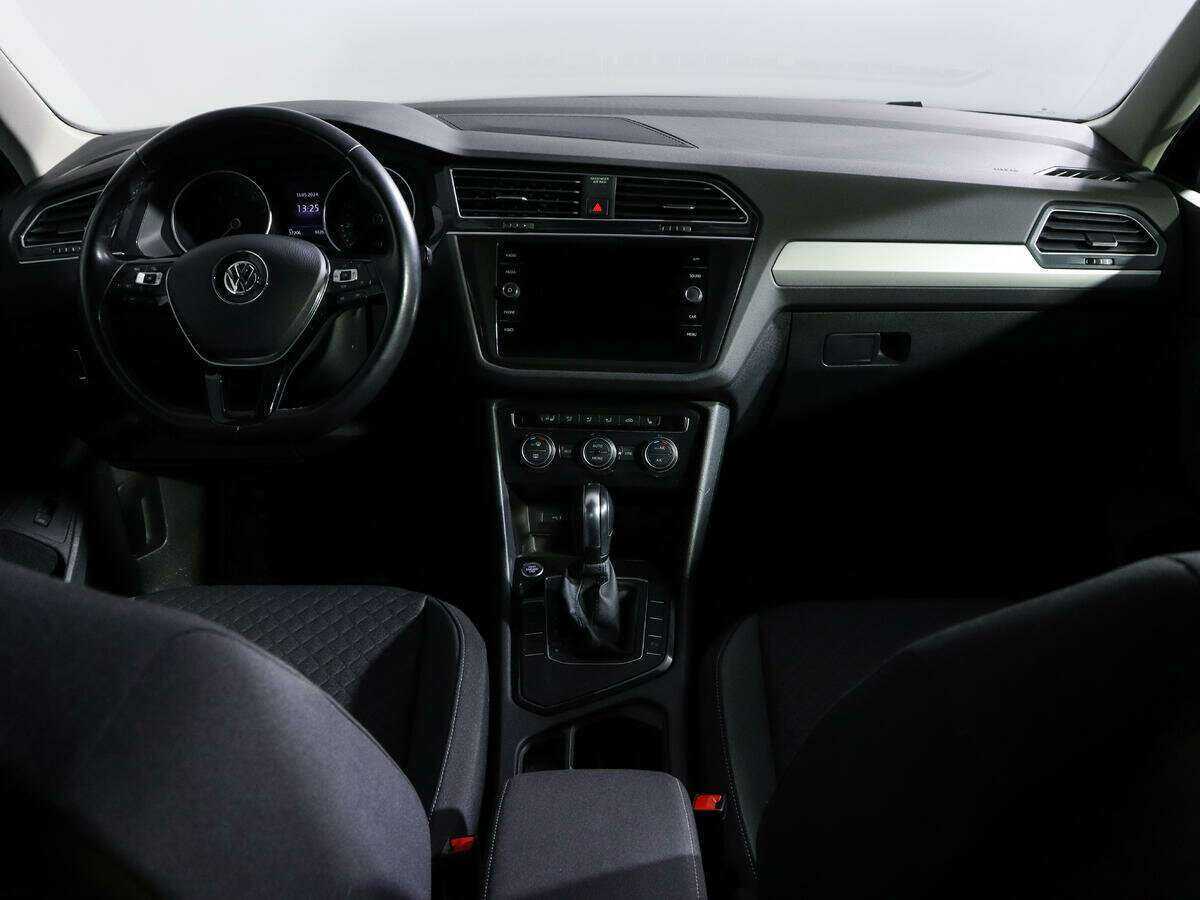 Volkswagen Tiguan, 2020 Фото №10