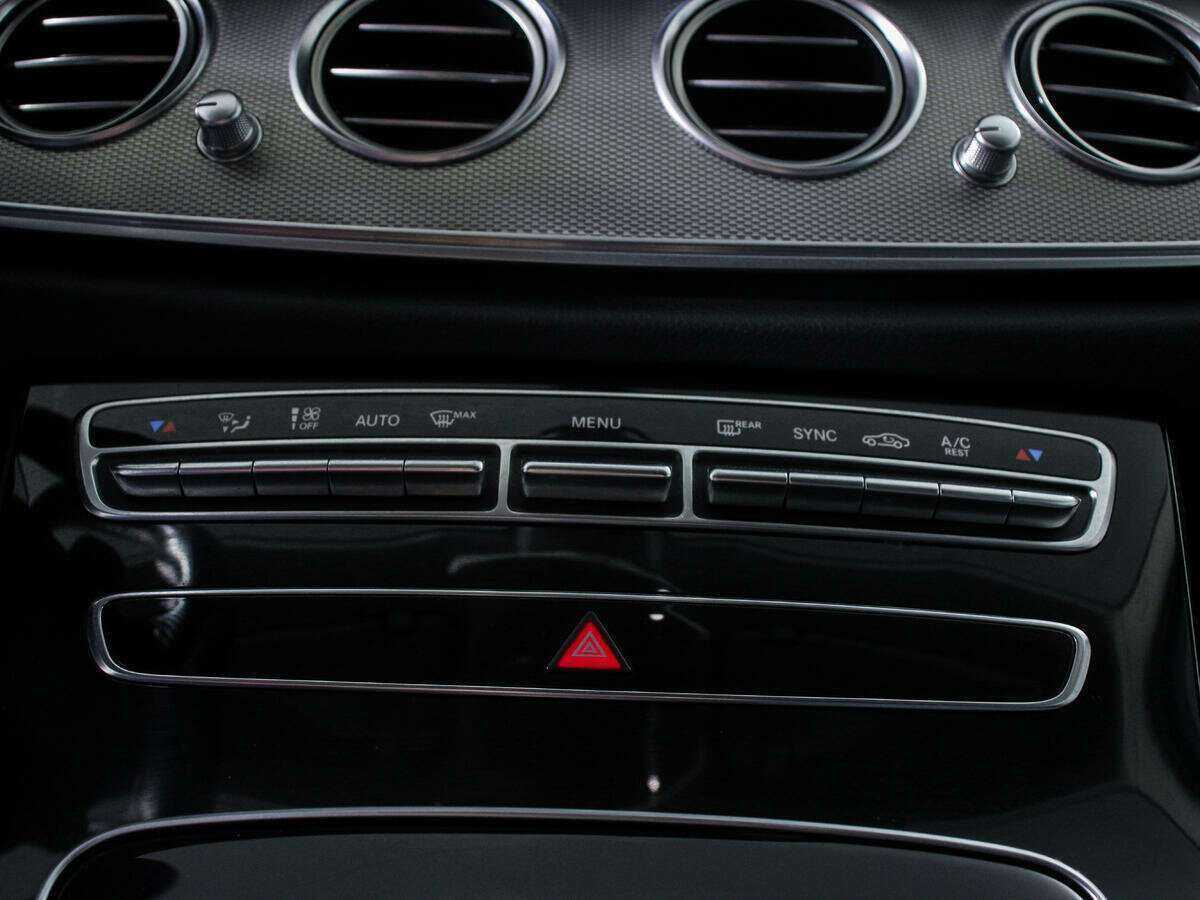 Mercedes-Benz E-Класс 200, 2016 Фото №17