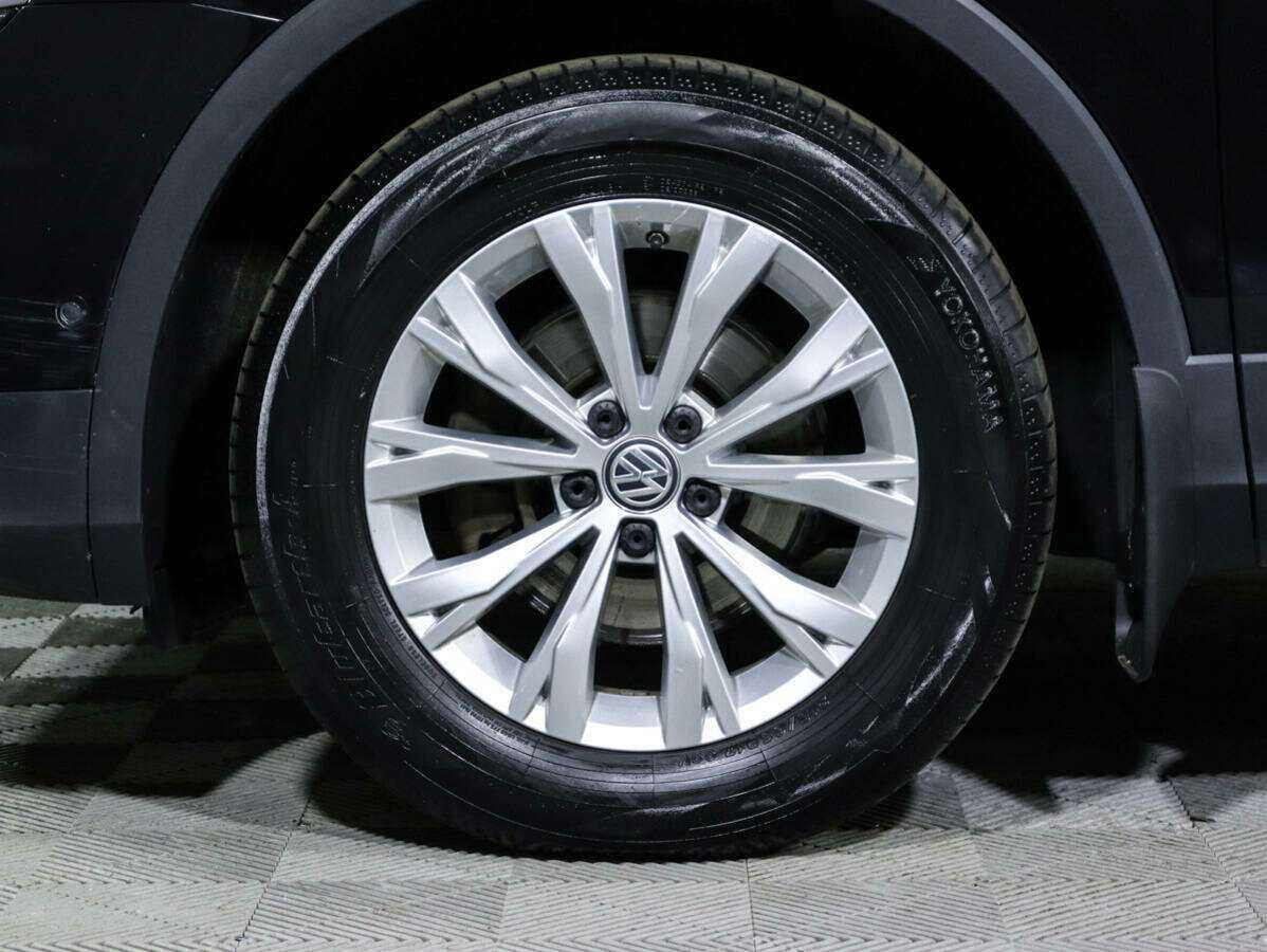 Volkswagen Tiguan, 2018 Фото №13