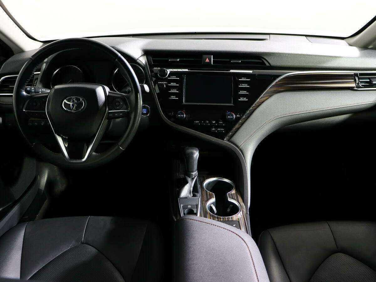 Toyota Camry, 2018 Фото №12
