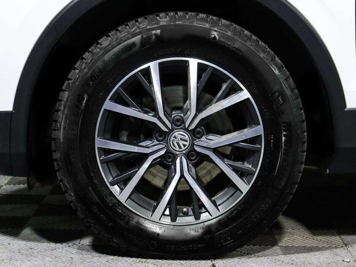 Volkswagen Tiguan, 2020 Фото №17