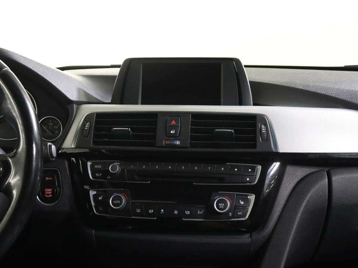 BMW 3 серии 320i xDrive, 2016 Фото №11