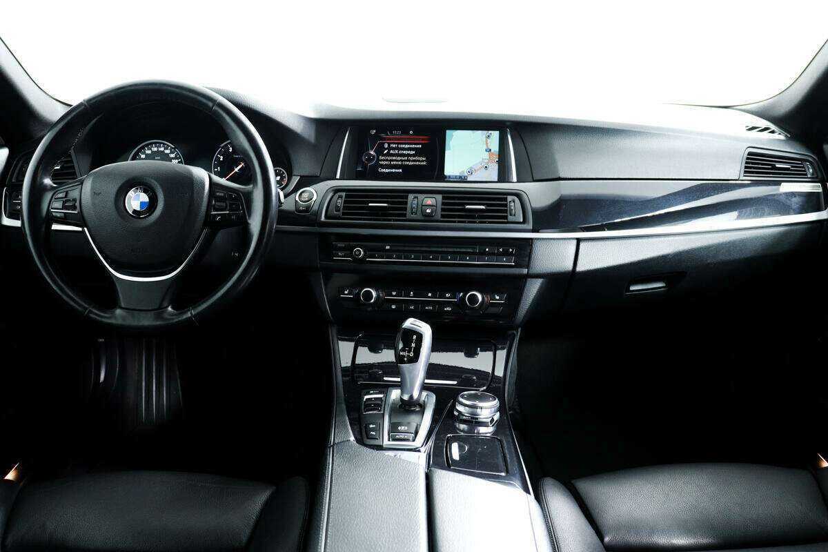 BMW 5 серии 528i xDrive, 2016 Фото №11