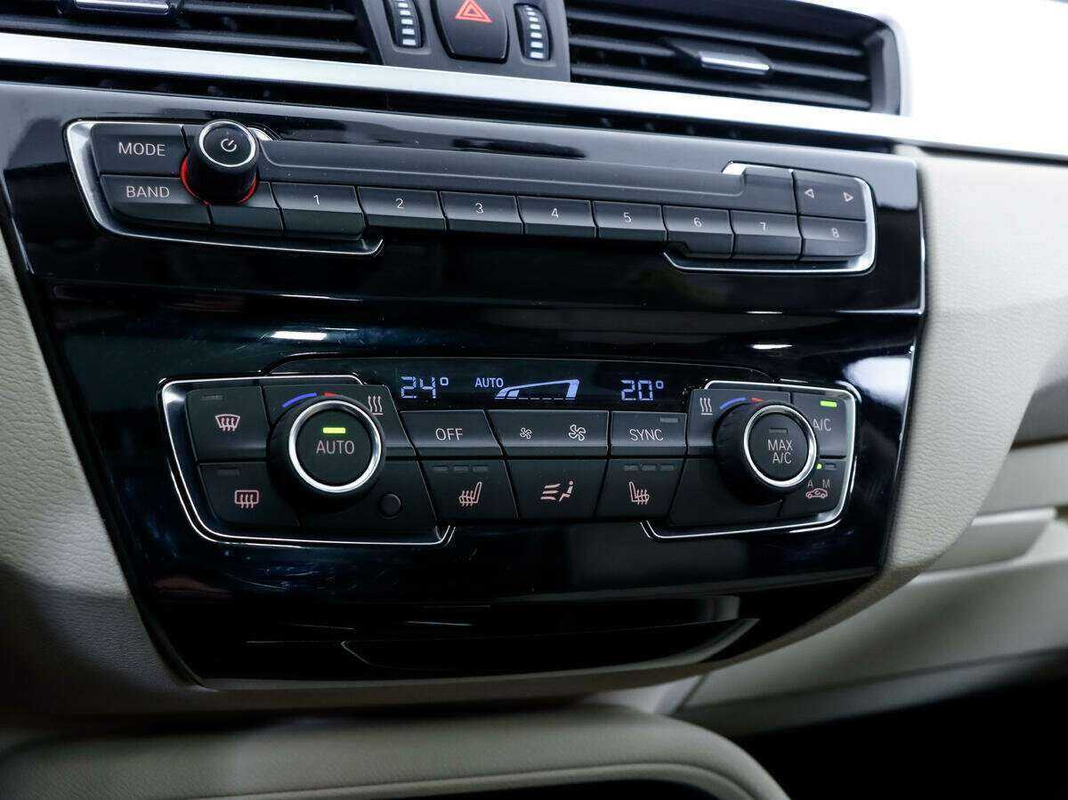 BMW X1 18d xDrive, 2019 Фото №14