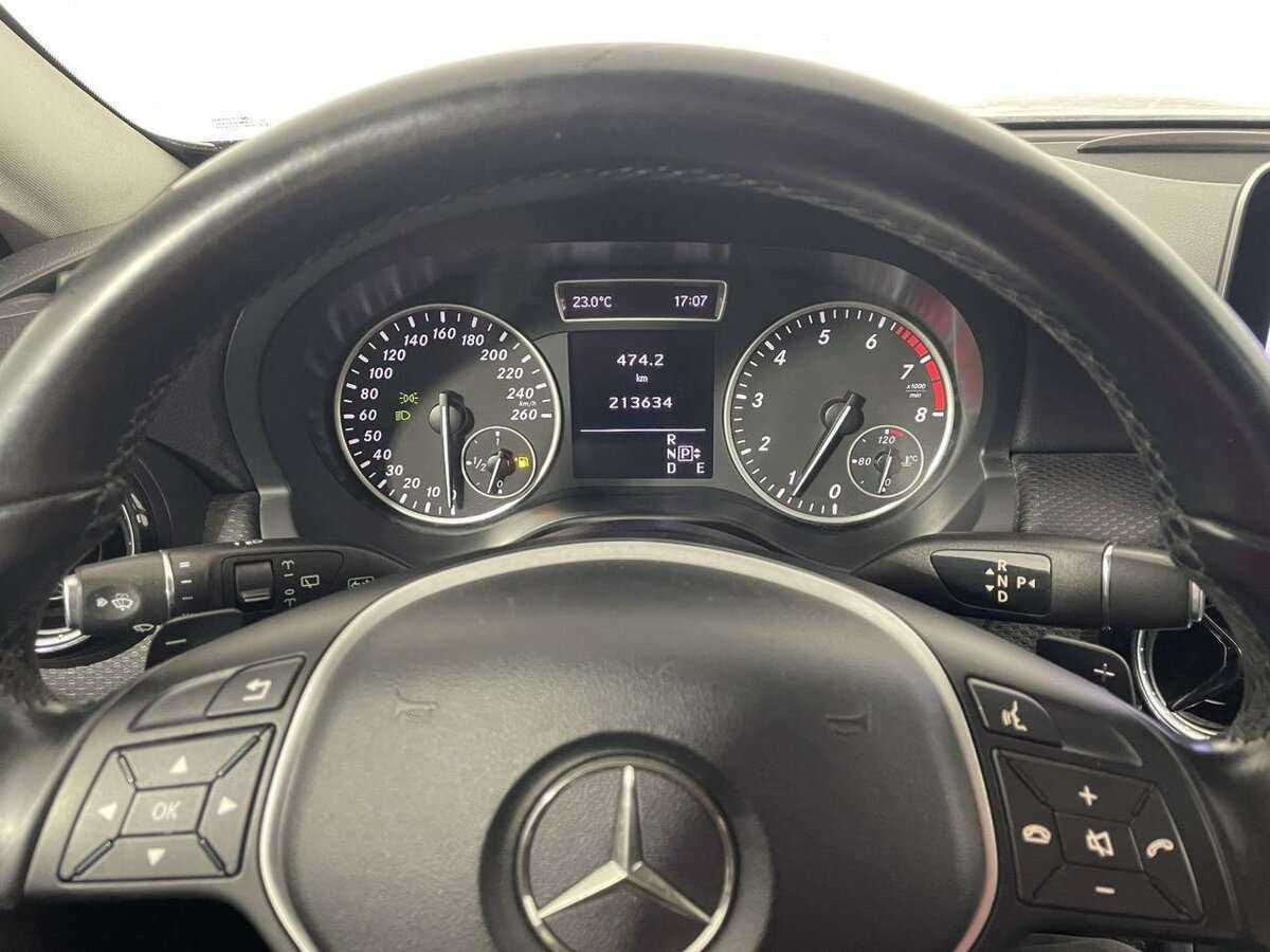 Mercedes-Benz A-Класс 180, 2014 Фото №11