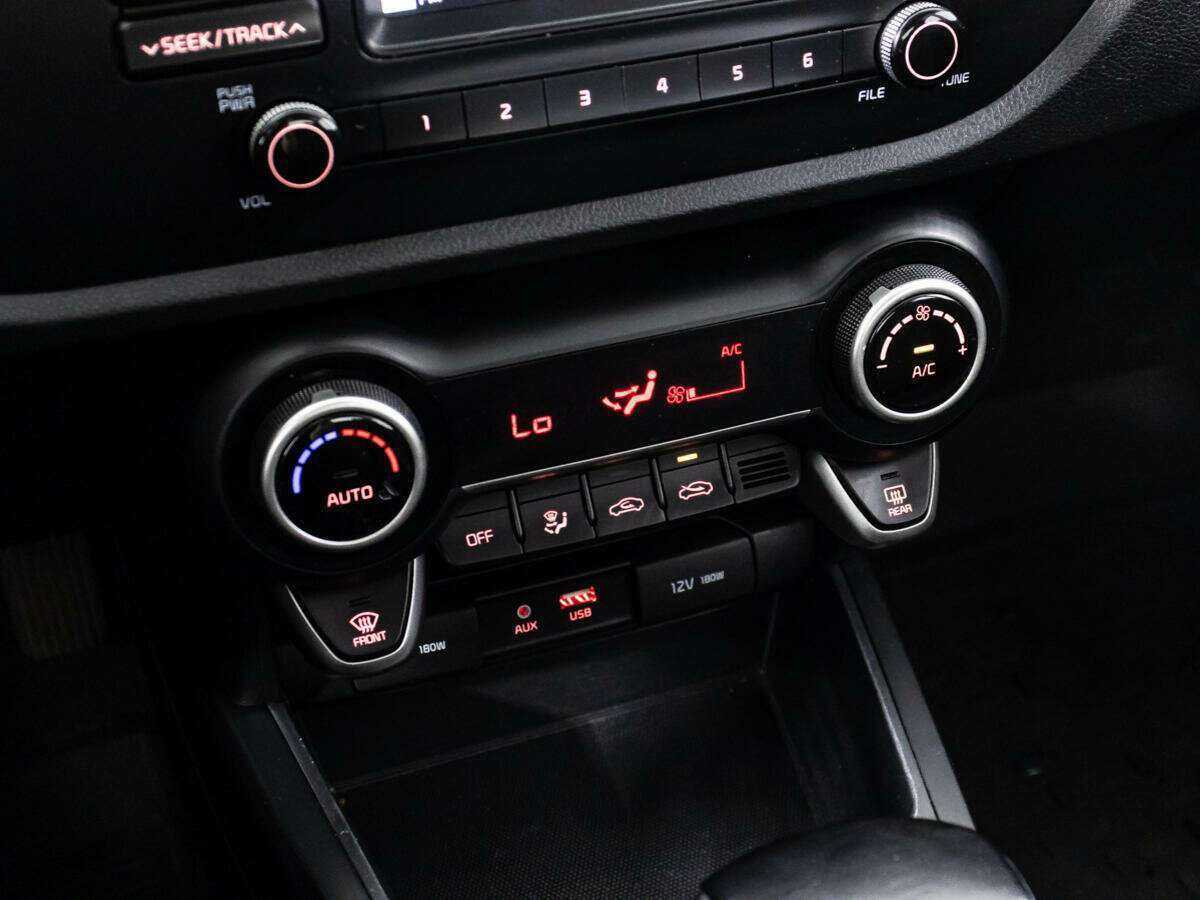 Kia Rio, 2020 Фото №19