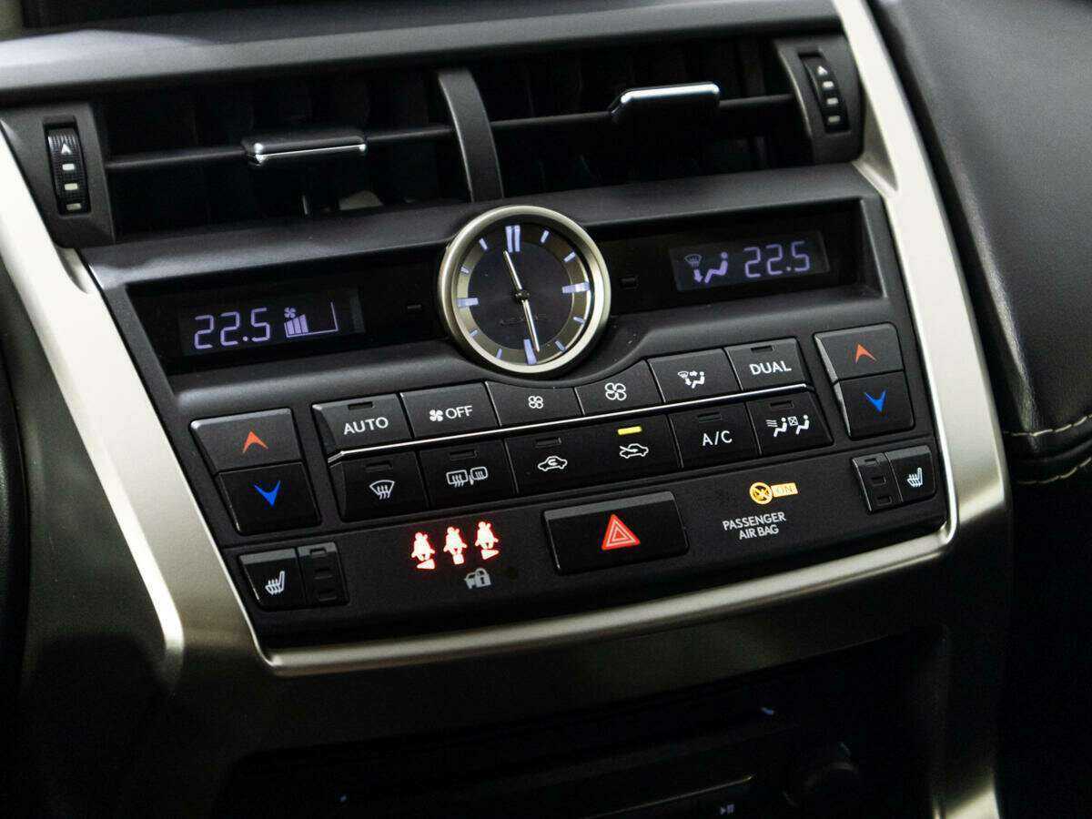 Lexus NX 200t, 2014 Фото №19