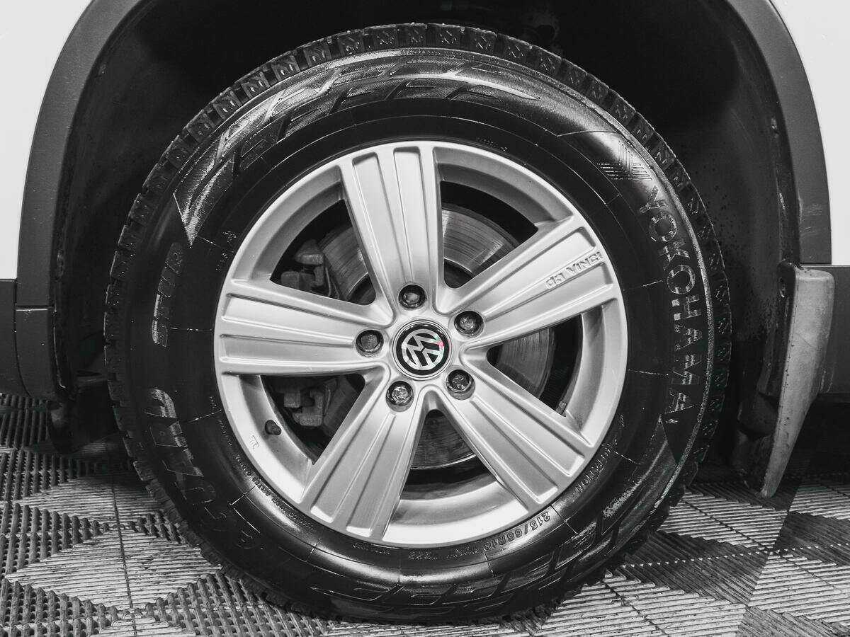 Volkswagen Tiguan, 2012 Фото №16