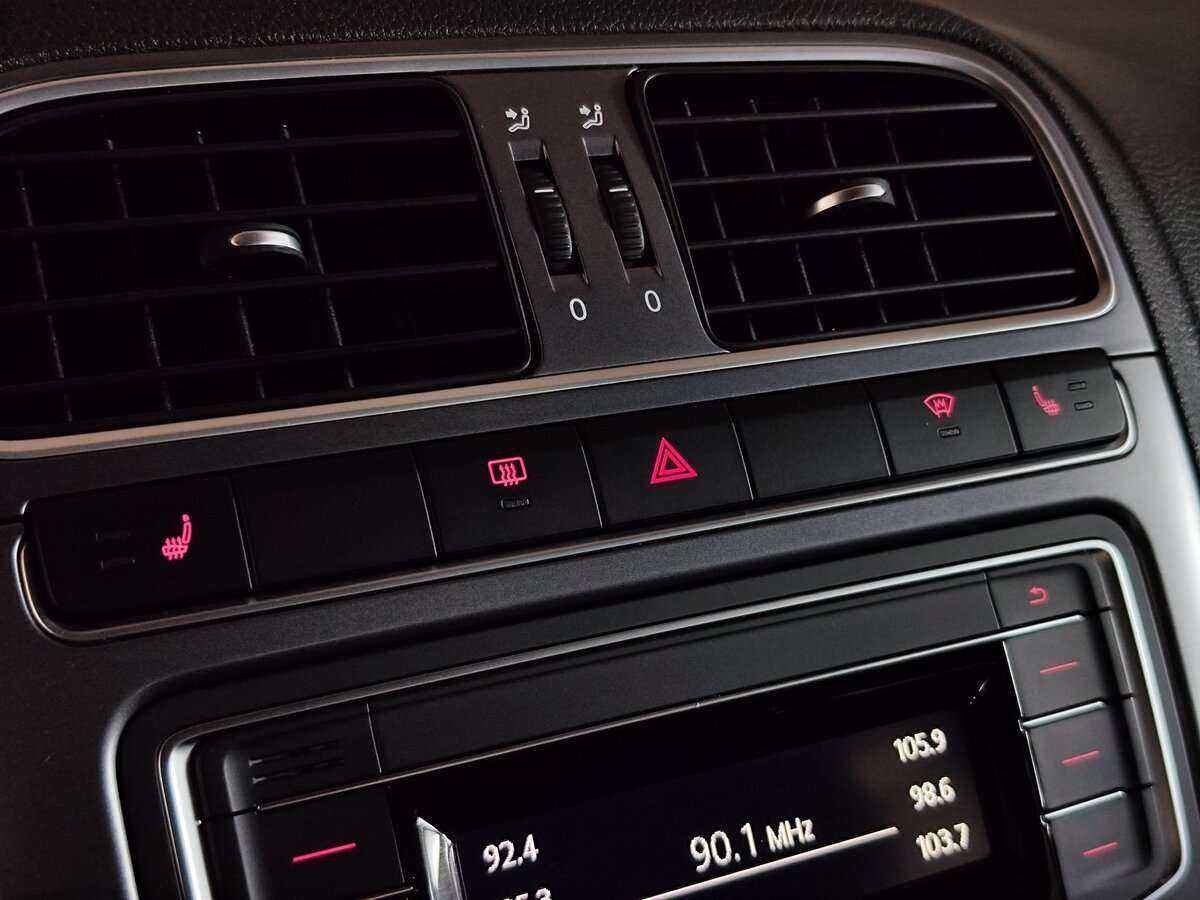 Volkswagen Polo, 2018 Фото №17