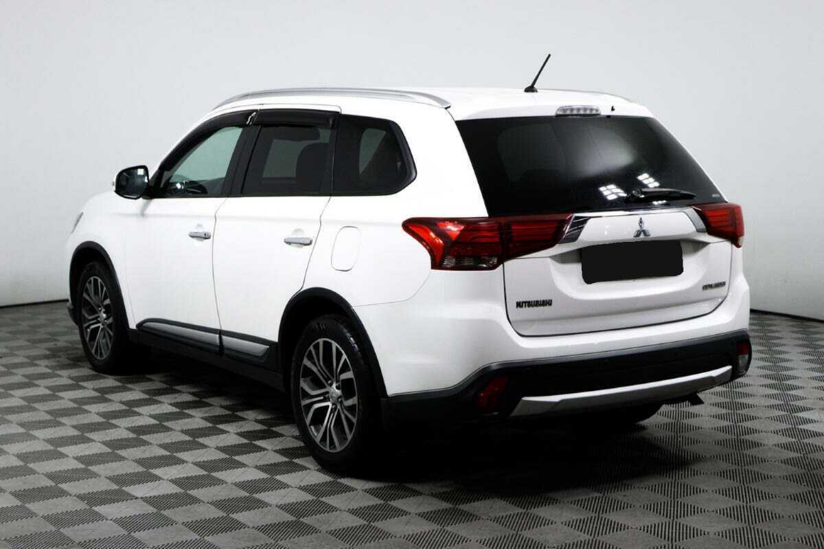 Mitsubishi Outlander, 2016 - 129 680 км. | Фото №7