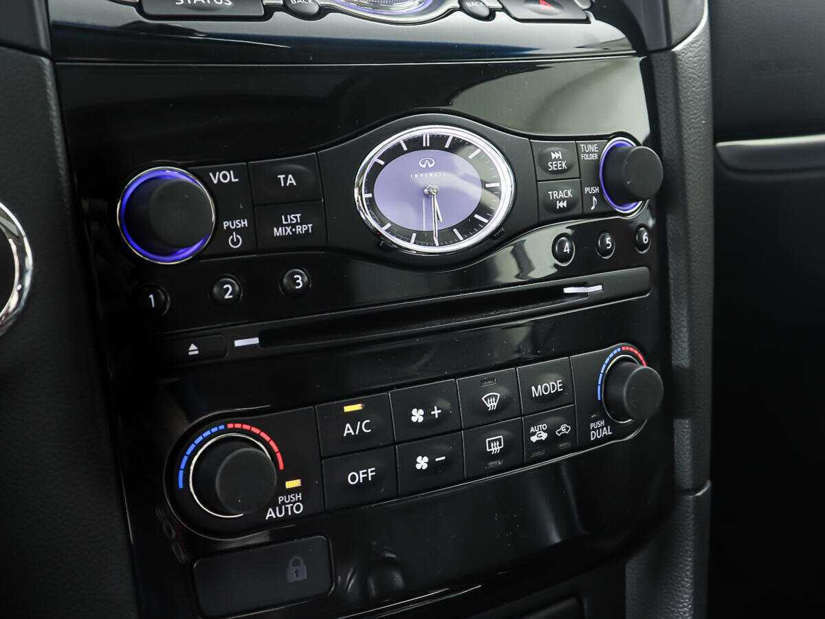 Infiniti FX37, 2013 Фото №19