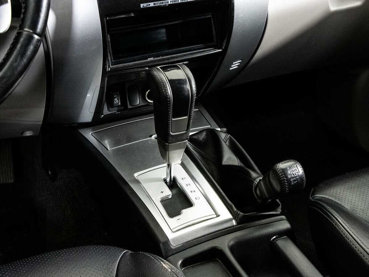 Mitsubishi Pajero Sport, 2013 Фото №13