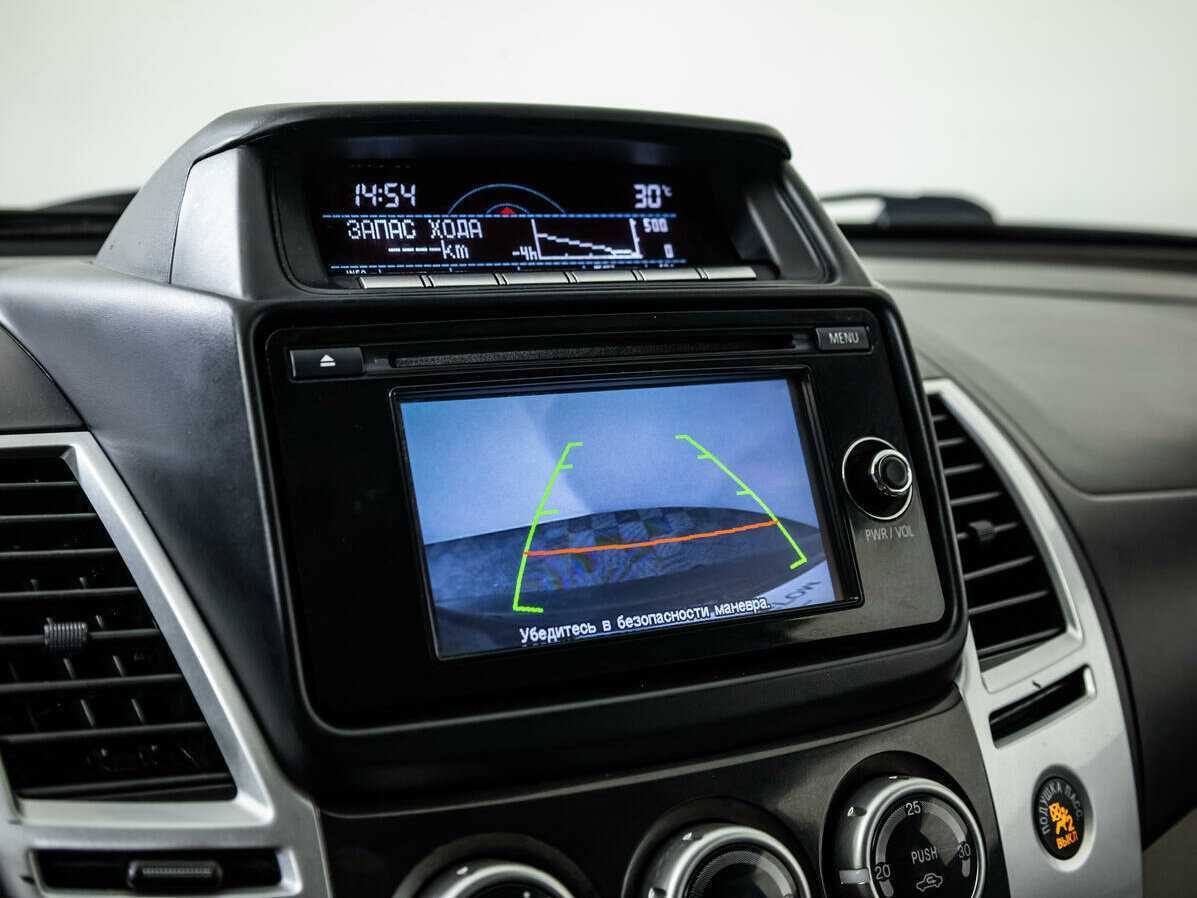 Mitsubishi Pajero Sport, 2015 Фото №19