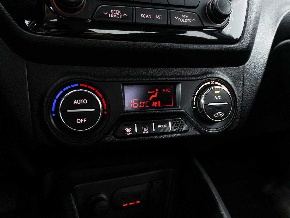 Kia Rio 6-speed, 2014 Фото №15
