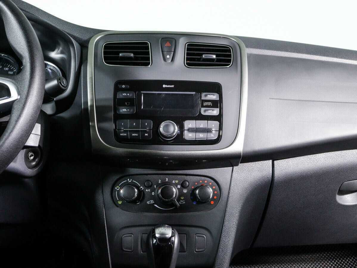 Renault Logan, 2022 Фото №11