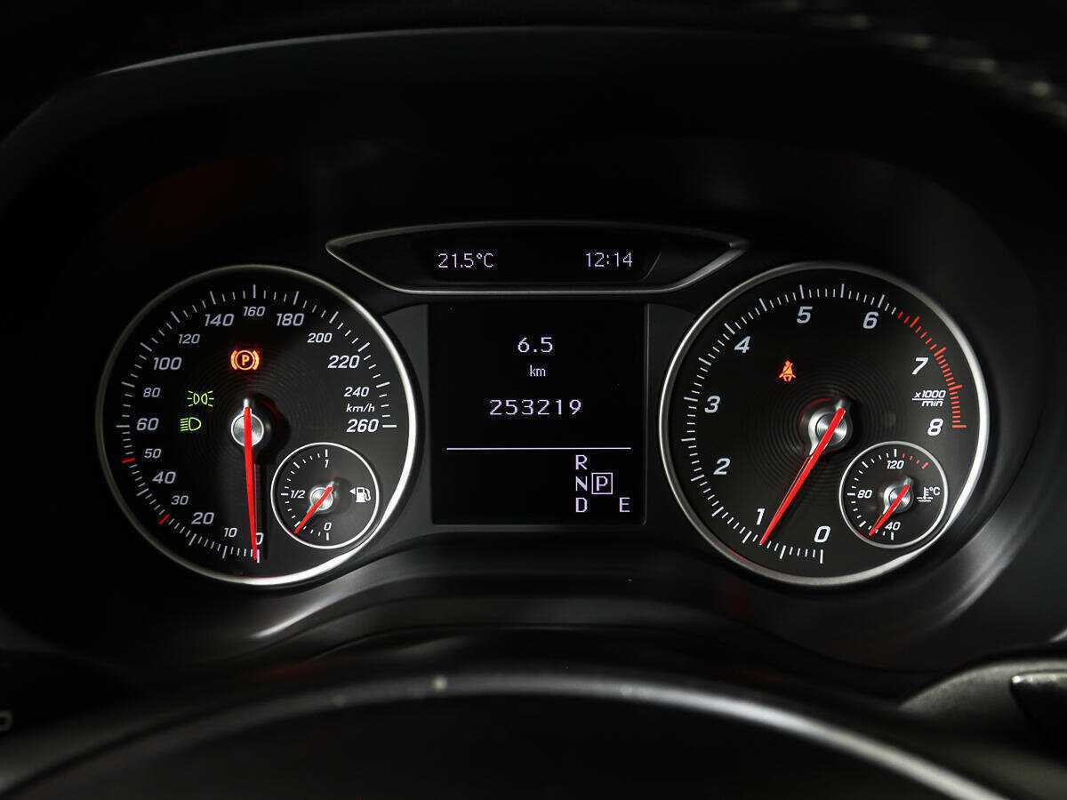 Mercedes-Benz B-Класс 180, 2015 Фото №10