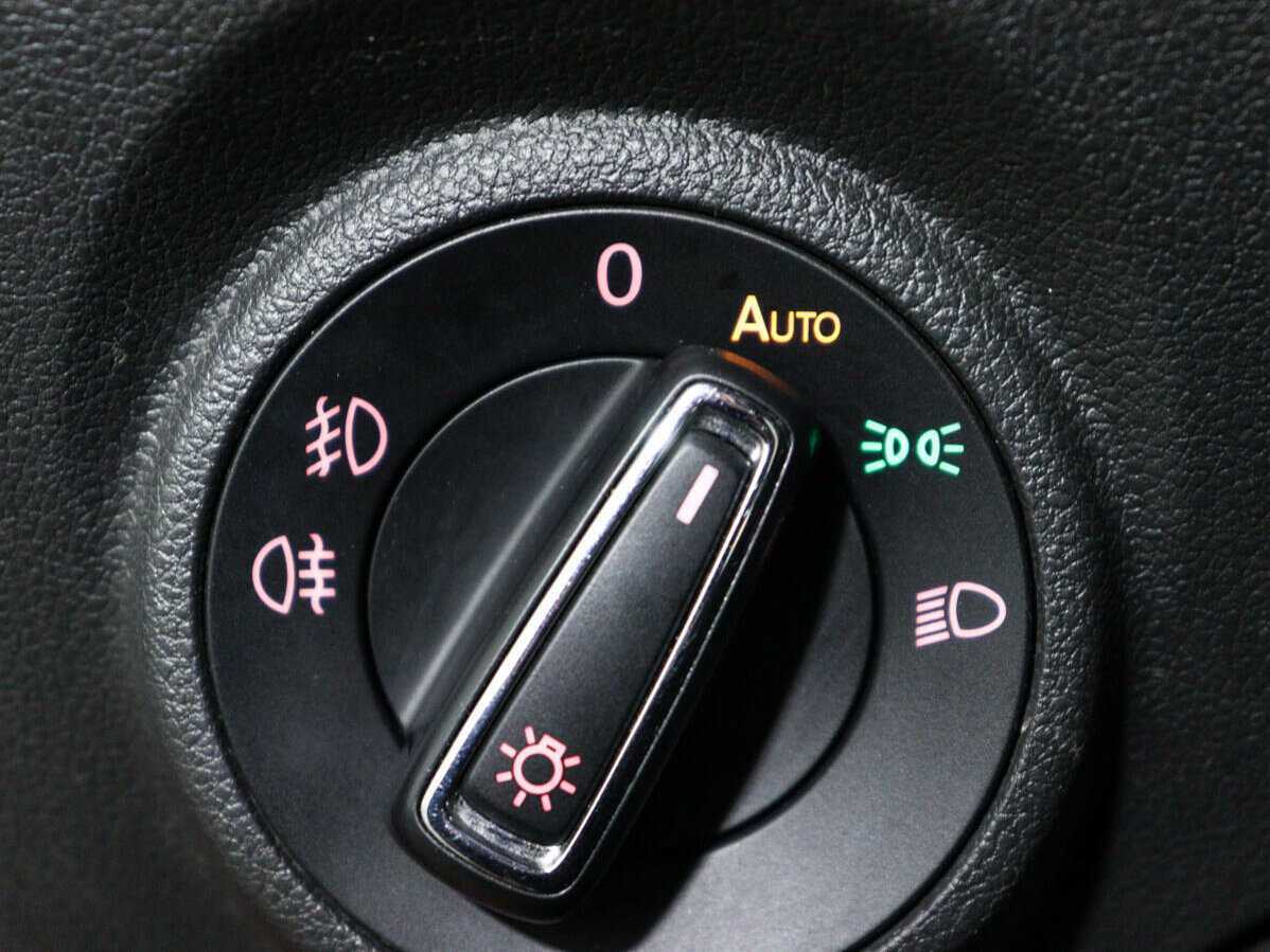 SEAT Leon, 2013 Фото №13