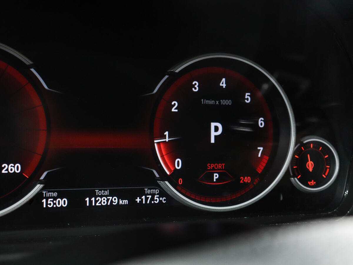 BMW 5 серии 528i xDrive, 2016 Фото №11