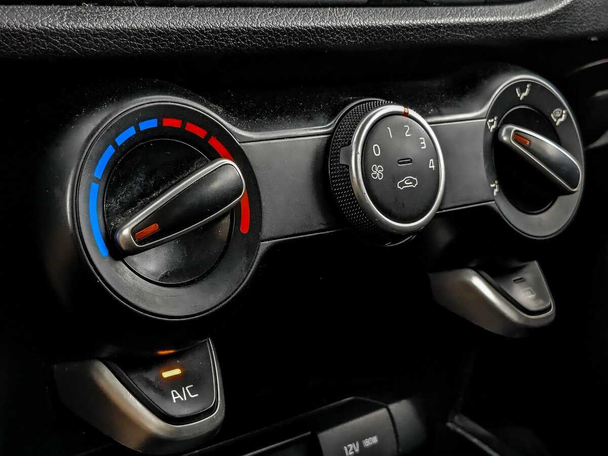 Kia Rio X-Line, 2019 Фото №21