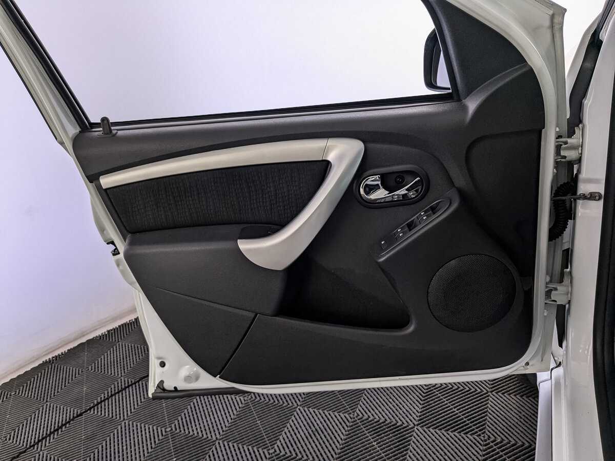 Nissan Terrano, 2015 Фото №15