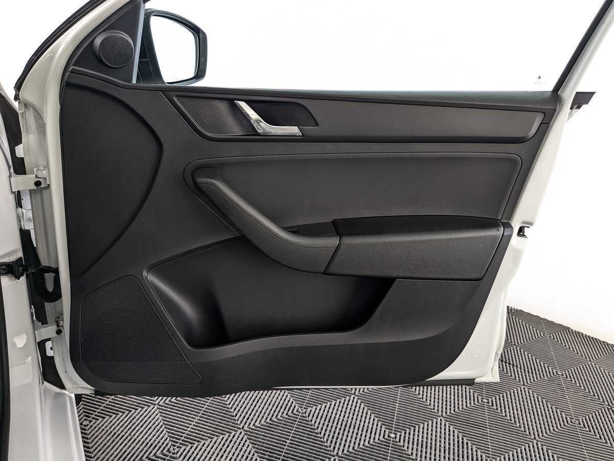 Skoda Rapid, 2017 Фото №21