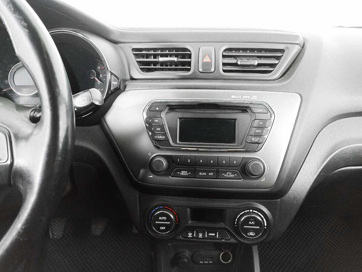 Kia Rio 6-speed, 2015 Фото №11