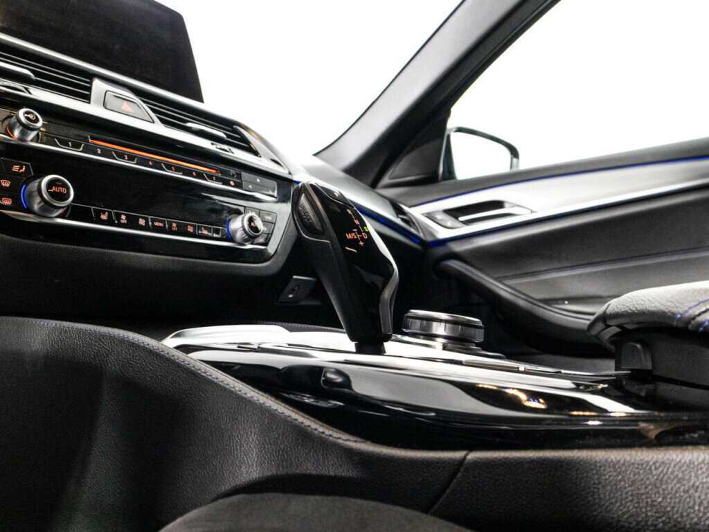 BMW 5 серии 520d xDrive, 2018 Фото №20