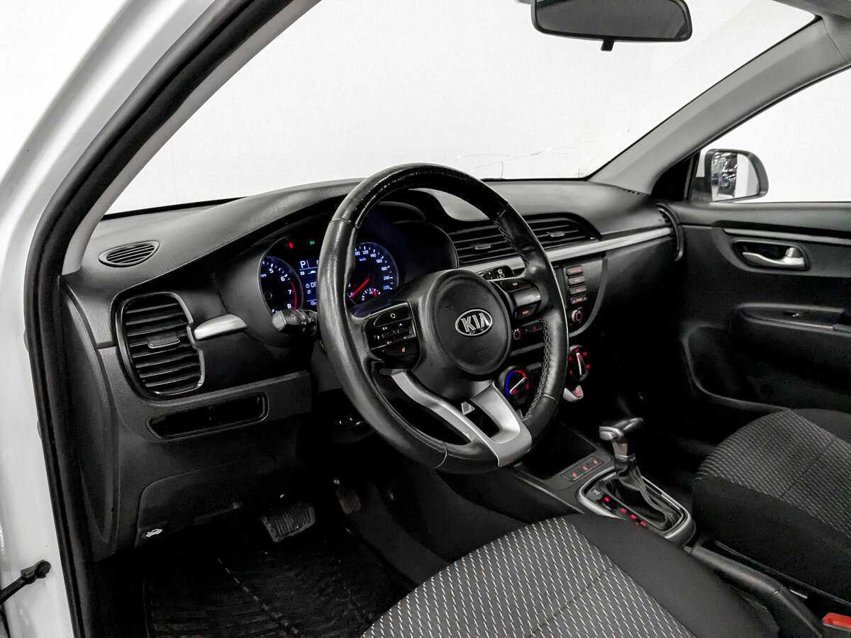 Kia Rio X-Line, 2020 Фото №16