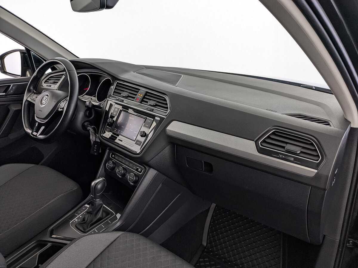 Volkswagen Tiguan, 2018 Фото №11