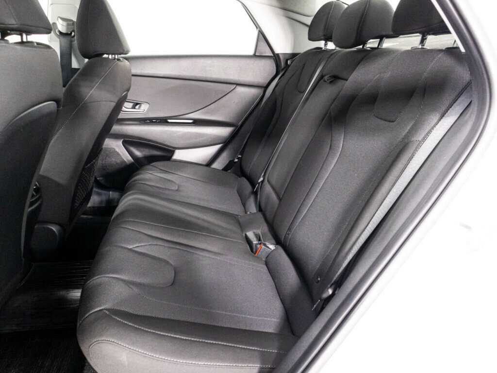 Hyundai Elantra, 2021 Фото №10