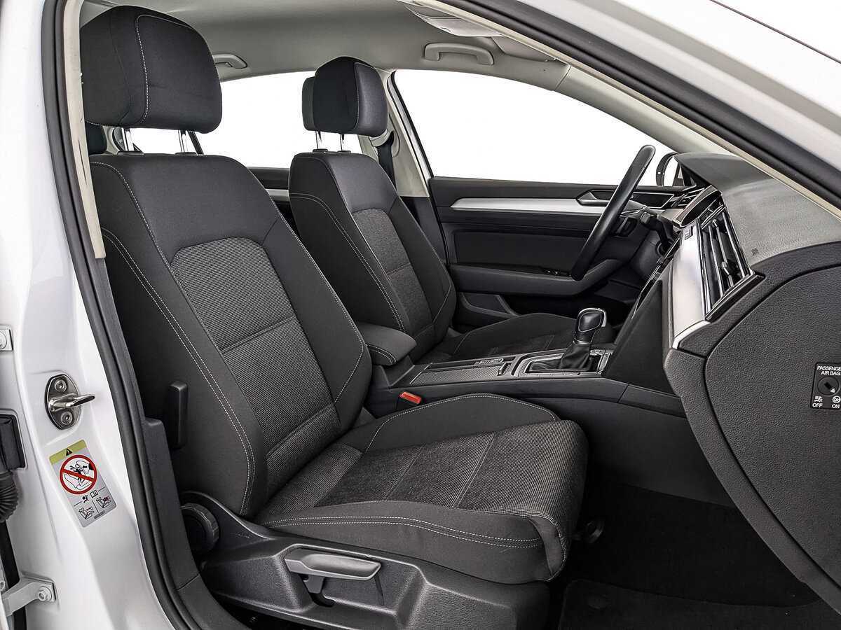 Volkswagen Passat, 2019 Фото №24