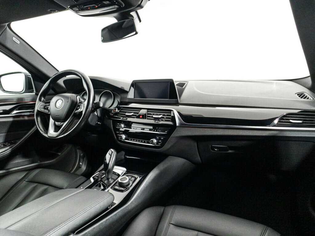 BMW 5 серии 520i, 2018 Фото №9
