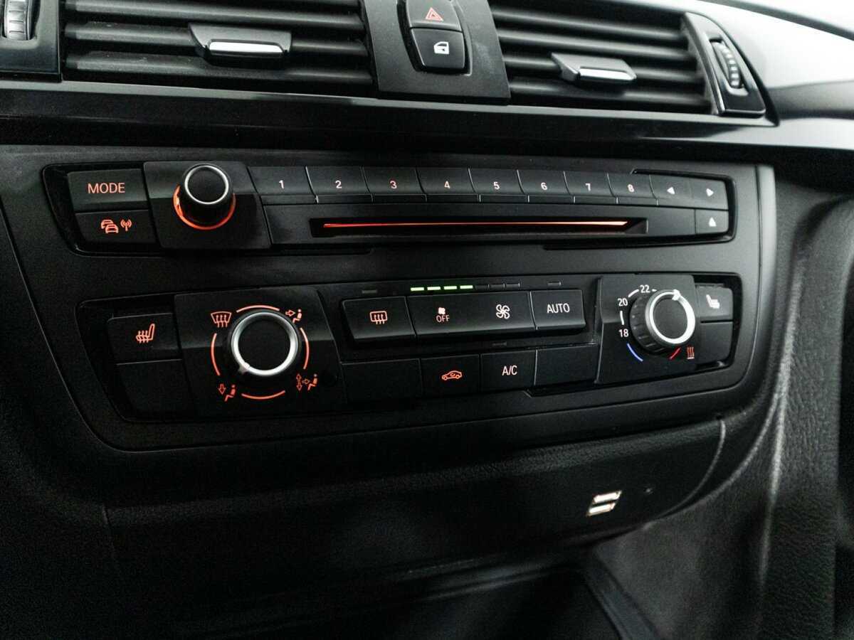 BMW 3 серии 316i, 2013 Фото №15