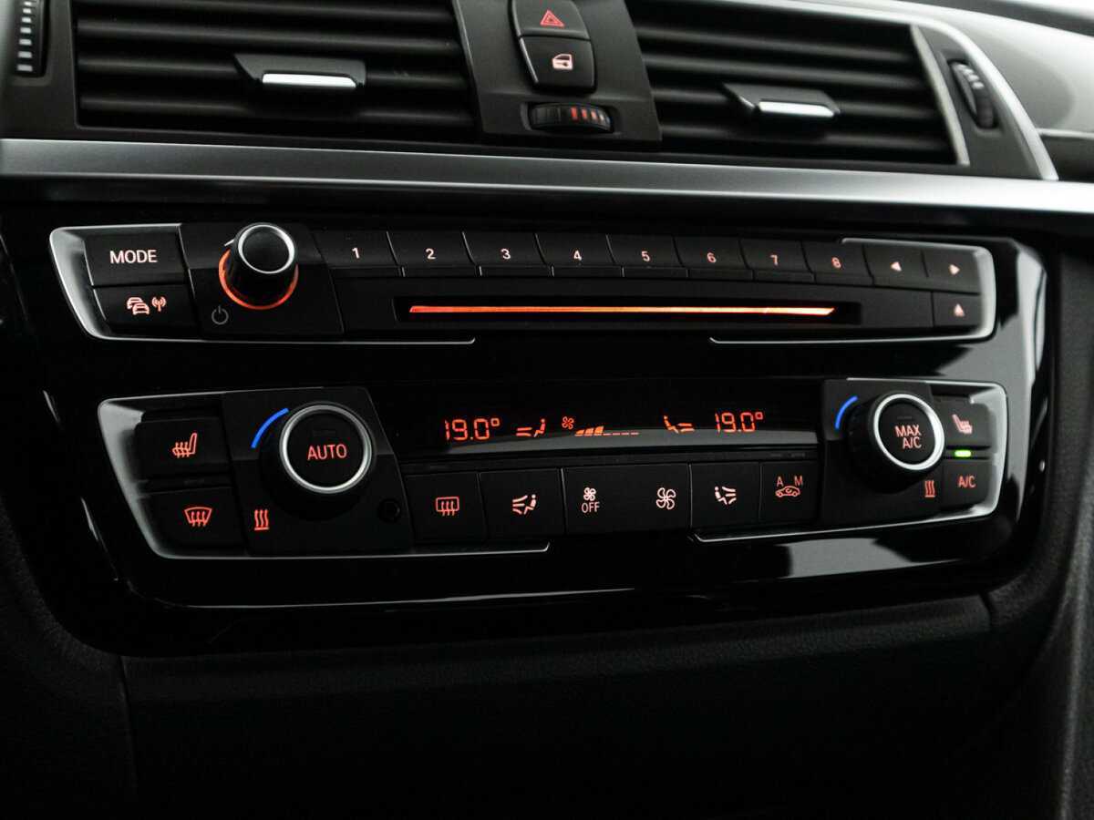 BMW 3 серии 320d xDrive, 2017 Фото №18