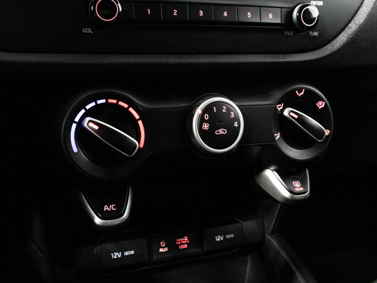 Kia Rio, 2017 Фото №16