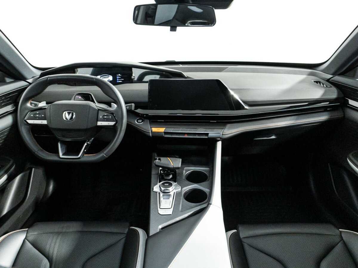 Changan UNI-V, 2023 Фото №13