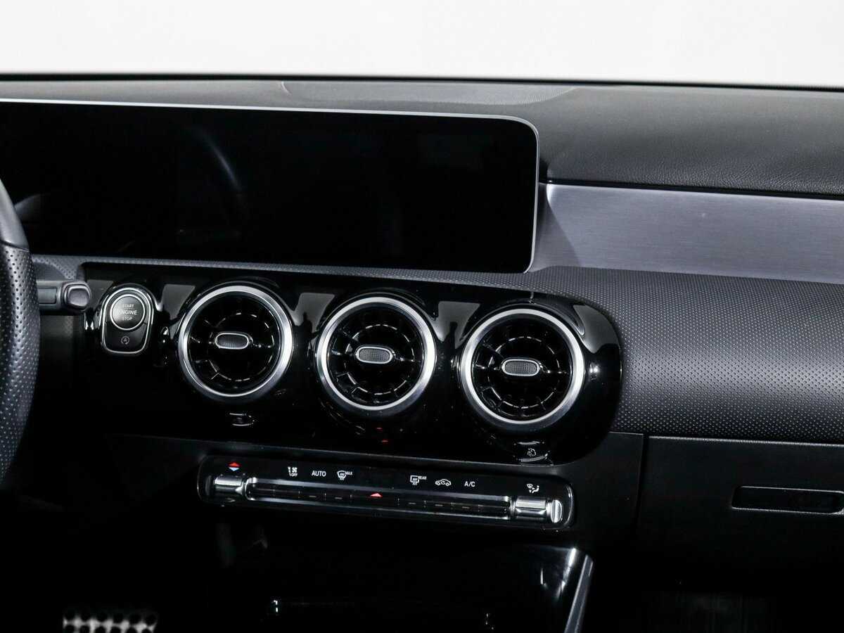Mercedes-Benz A-Класс 200, 2020 Фото №10