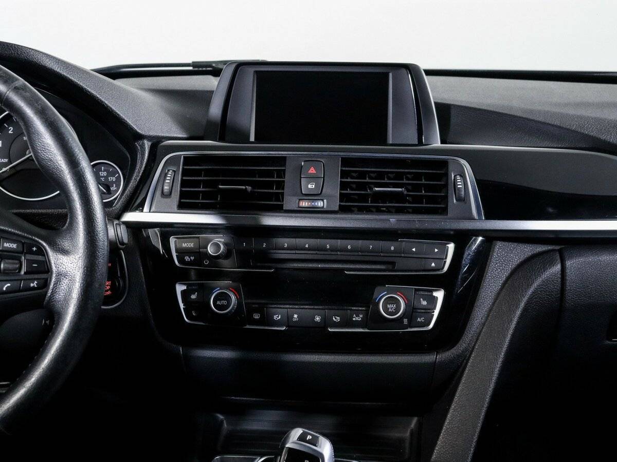 BMW 3 серии 318i, 2016 Фото №13